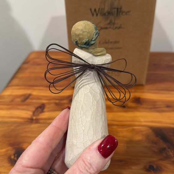 NIB Willow Tree by Demdaco "Celebrate" Figurine - Picture 4 of 5